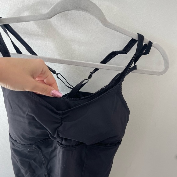 Lululemon Black Warrior Tank Strappy with Padding - Picture 3 of 7